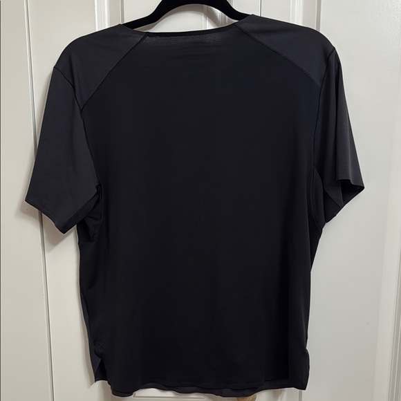 Women’s Arc'teryx tee, black size Large - Picture 6 of 16